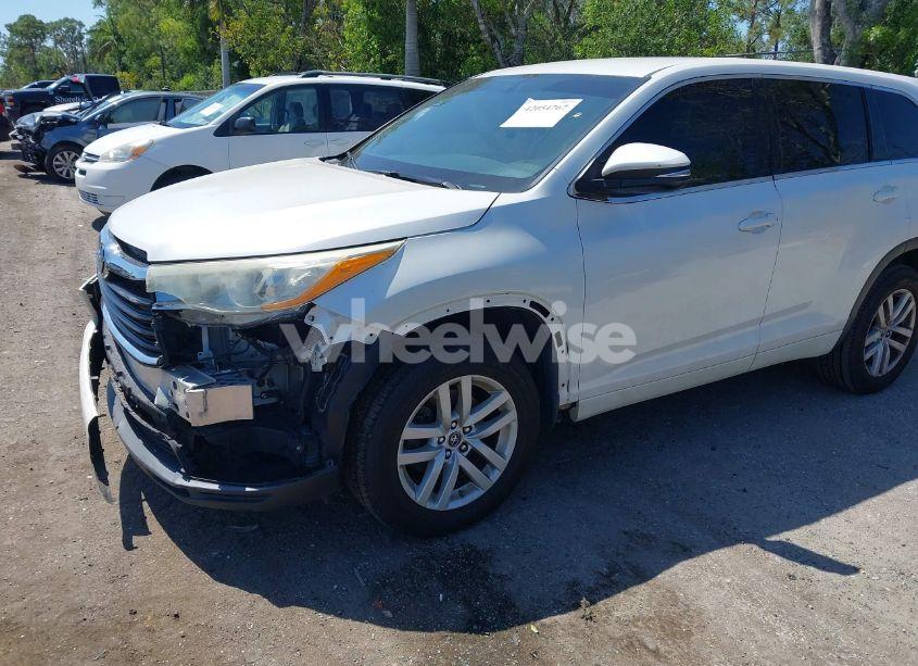 Photo 18 of 2016 Toyota Highlander LE V6 (VIN 5TDZKRFH4GS127117)
