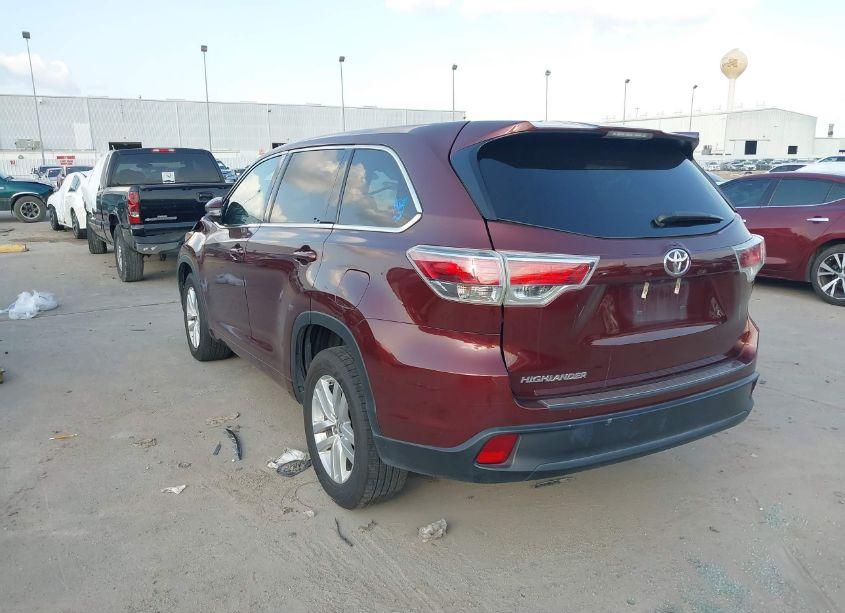 Photo 3 of 2016 Toyota Highlander LE V6 (VIN 5TDZKRFH4GS136044)