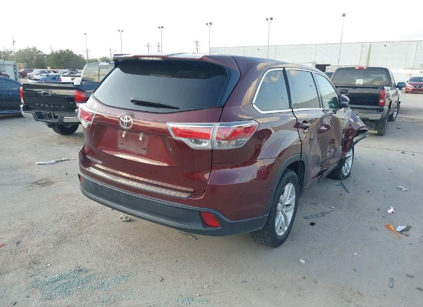 Photo 4 of 2016 Toyota Highlander LE V6 (VIN 5TDZKRFH4GS136044)