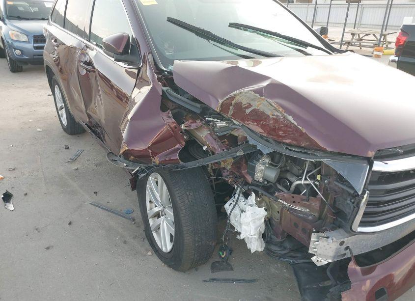 Photo 6 of 2016 Toyota Highlander LE V6 (VIN 5TDZKRFH4GS136044)