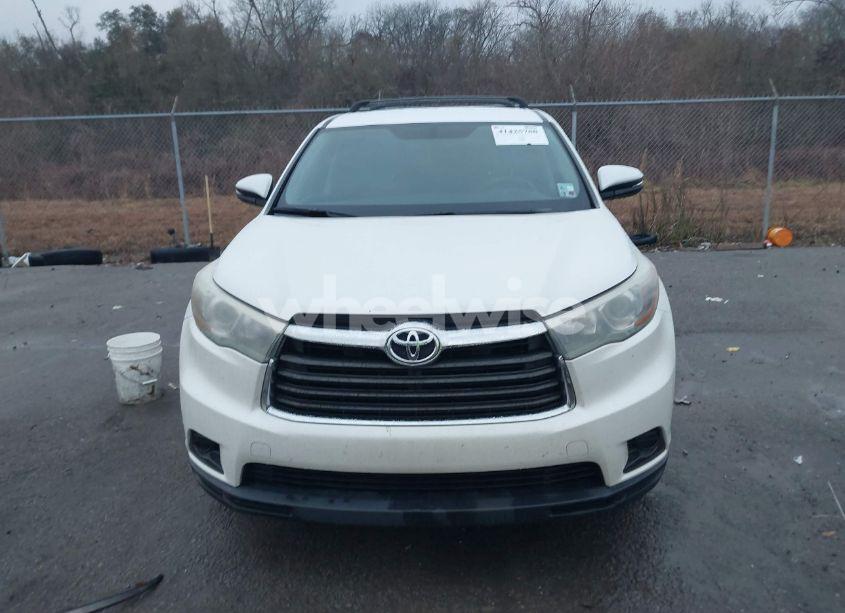 Photo 12 of 2015 Toyota Highlander LE V6 (VIN 5TDZKRFH5FS092733)