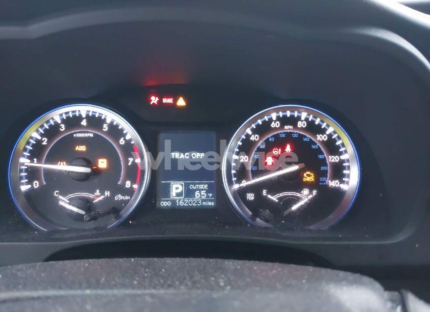 Photo 7 of 2015 Toyota Highlander LE V6 (VIN 5TDZKRFH5FS092733)