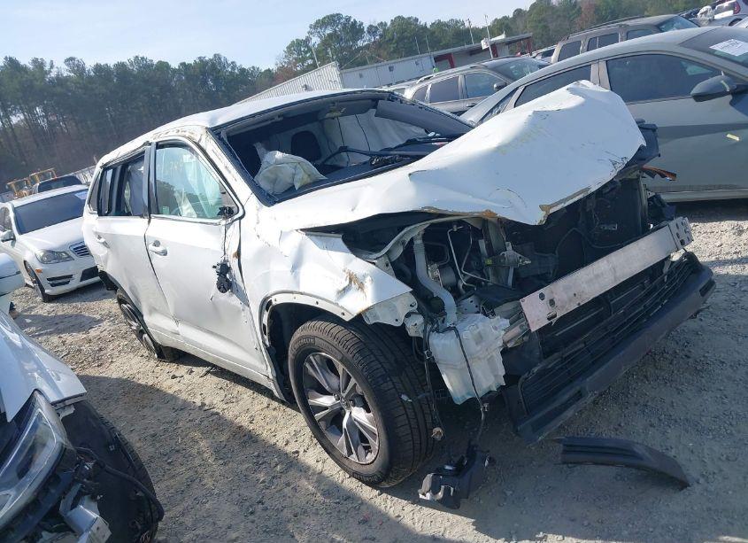 2015 Toyota Highlander LE PLUS V6 (VIN 5TDZKRFH6FS043069) main photo