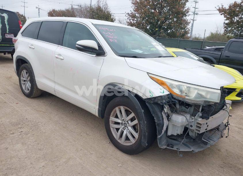 2016 Toyota Highlander LE V6 (VIN 5TDZKRFH6GS162855) main photo