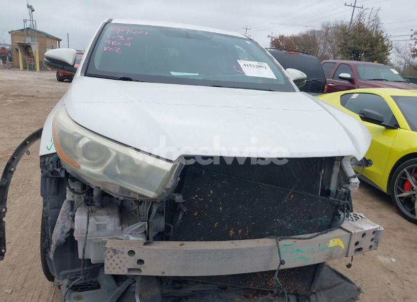 Photo 13 of 2016 Toyota Highlander LE V6 (VIN 5TDZKRFH6GS162855)