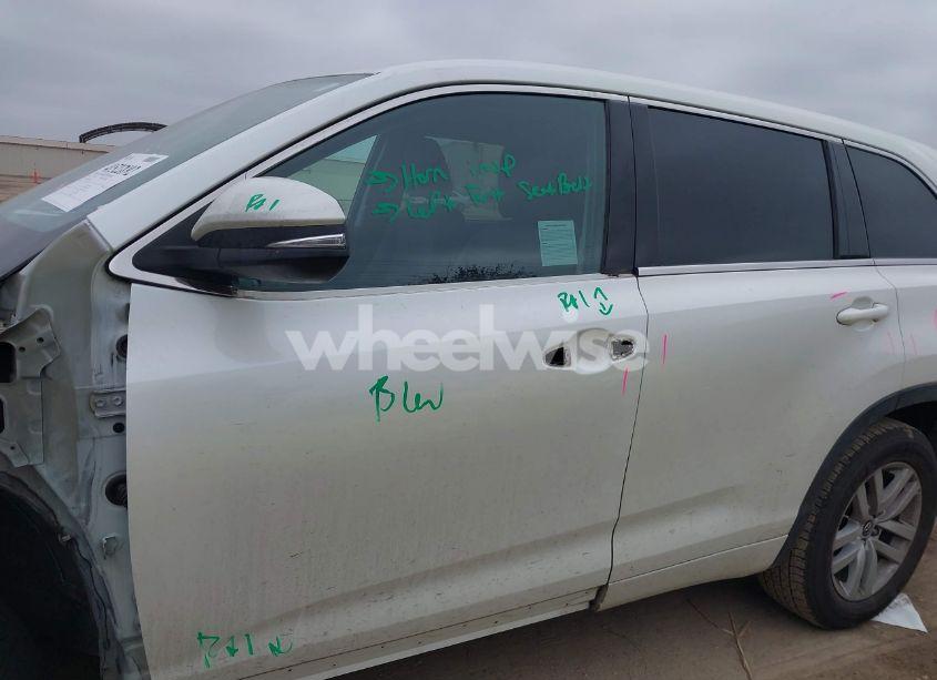 Photo 15 of 2016 Toyota Highlander LE V6 (VIN 5TDZKRFH6GS162855)