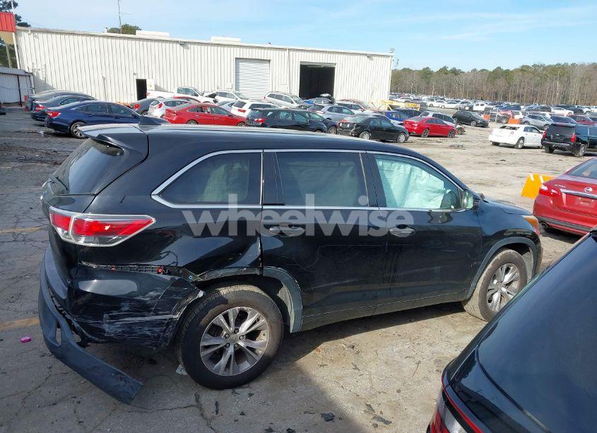 Photo 13 of 2015 Toyota Highlander LE PLUS V6 (VIN 5TDZKRFH7FS055781)