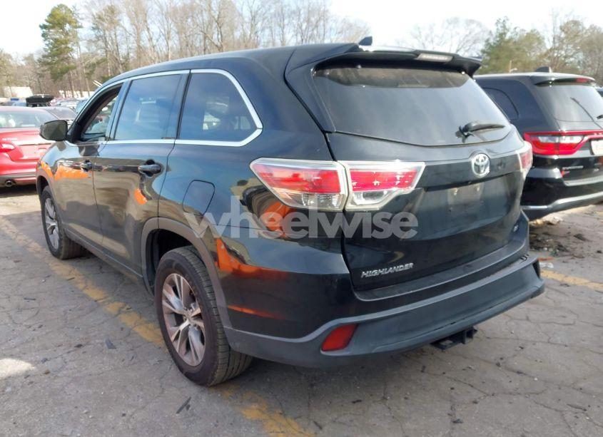 Photo 3 of 2015 Toyota Highlander LE PLUS V6 (VIN 5TDZKRFH7FS055781)