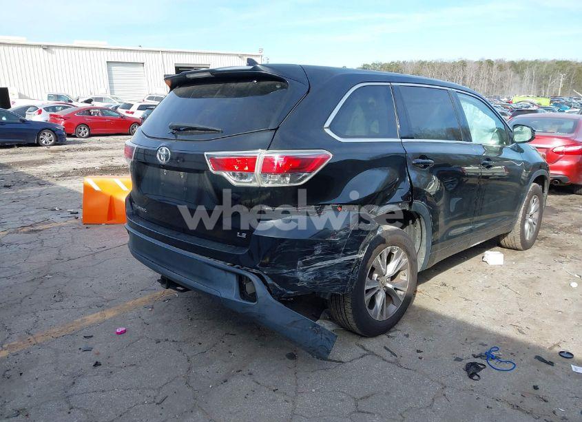 Photo 4 of 2015 Toyota Highlander LE PLUS V6 (VIN 5TDZKRFH7FS055781)
