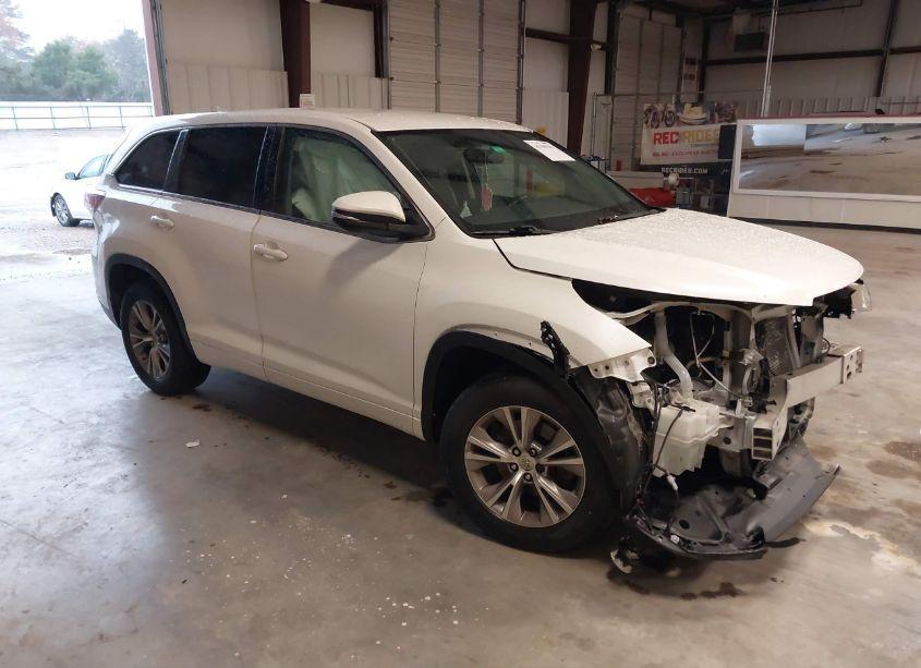 2015 Toyota Highlander LE PLUS V6 (VIN 5TDZKRFH7FS103070) main photo
