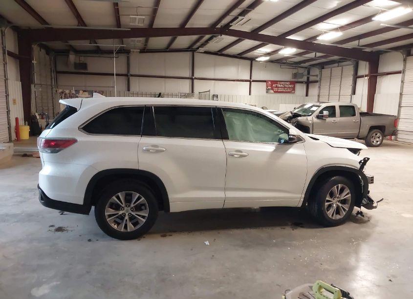 Photo 13 of 2015 Toyota Highlander LE PLUS V6 (VIN 5TDZKRFH7FS103070)