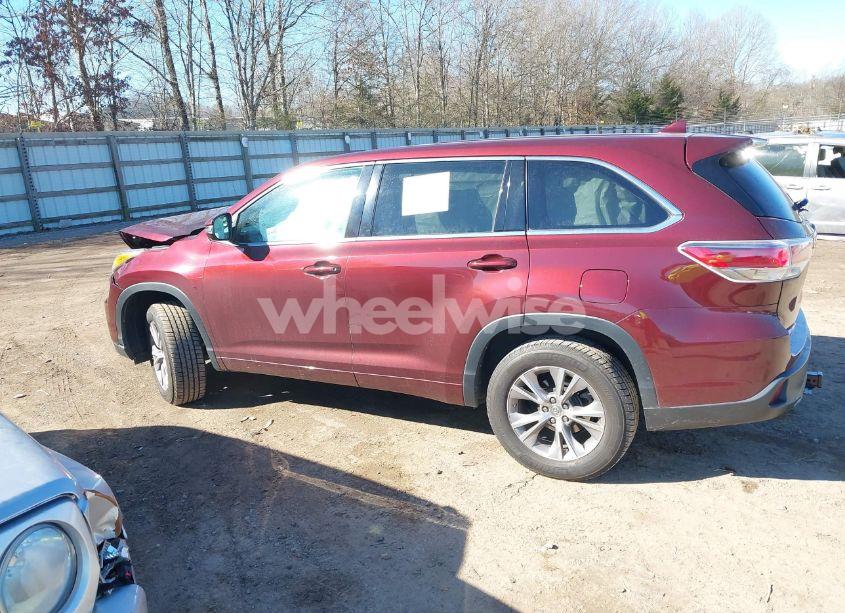Photo 14 of 2015 Toyota Highlander LE PLUS V6 (VIN 5TDZKRFH7FS108334)