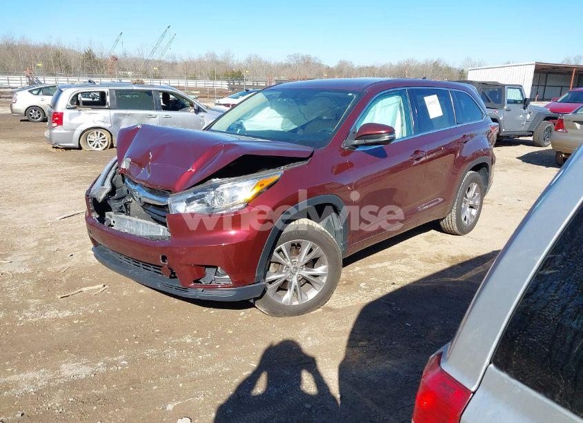 Photo 2 of 2015 Toyota Highlander LE PLUS V6 (VIN 5TDZKRFH7FS108334)