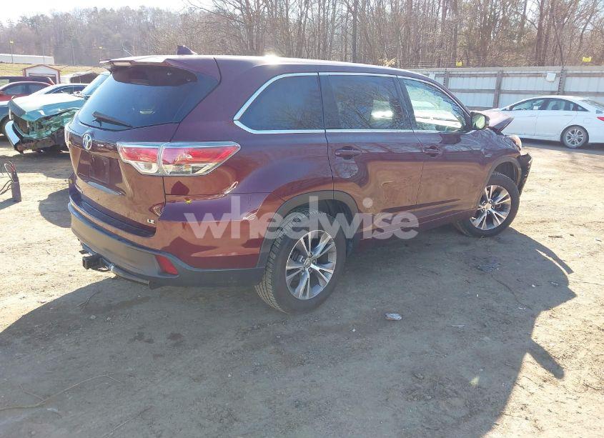 Photo 4 of 2015 Toyota Highlander LE PLUS V6 (VIN 5TDZKRFH7FS108334)