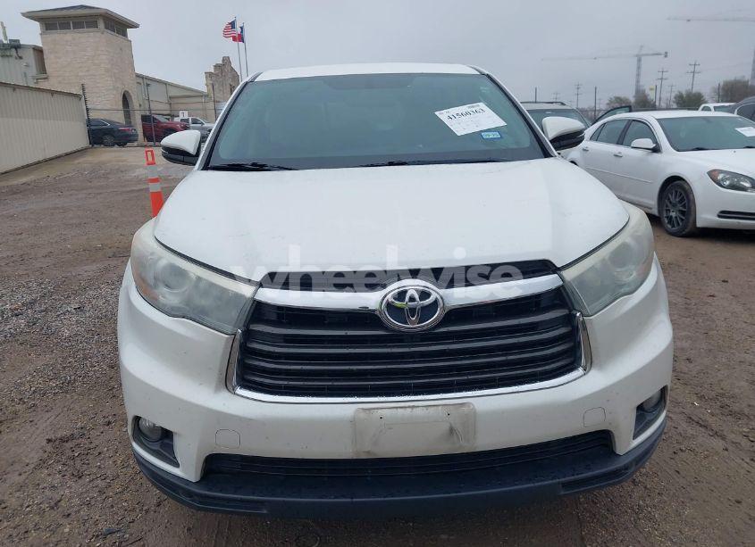 Photo 12 of 2015 Toyota Highlander LE PLUS V6 (VIN 5TDZKRFH7FS112996)