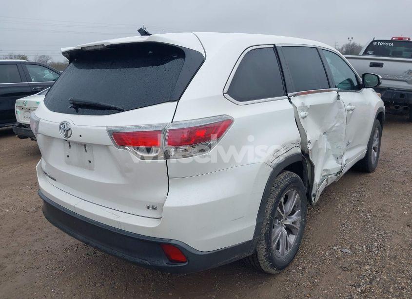 Photo 4 of 2015 Toyota Highlander LE PLUS V6 (VIN 5TDZKRFH7FS112996)
