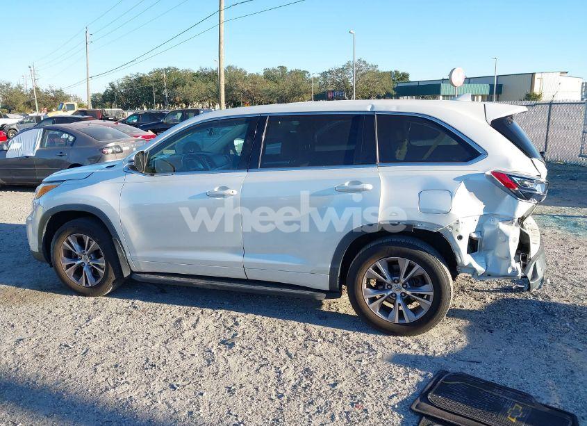 Photo 14 of 2014 Toyota Highlander LE PLUS V6 (VIN 5TDZKRFH8ES009889)