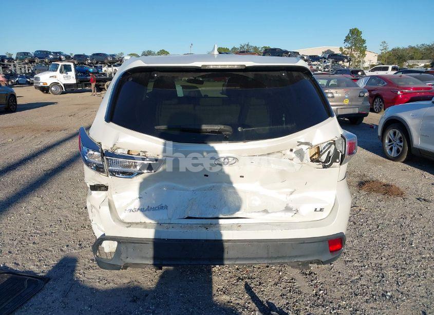 Photo 16 of 2014 Toyota Highlander LE PLUS V6 (VIN 5TDZKRFH8ES009889)