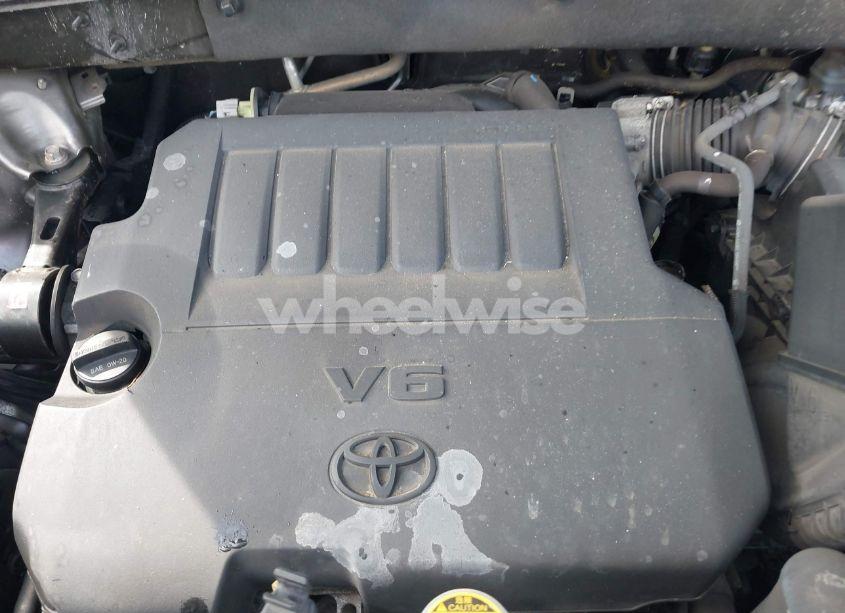 Photo 10 of 2015 Toyota Highlander LE PLUS V6 (VIN 5TDZKRFH8FS040335)