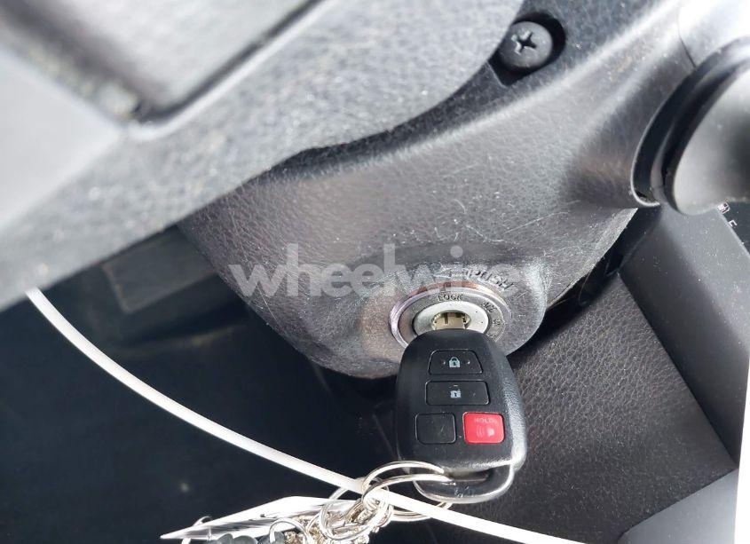 Photo 11 of 2015 Toyota Highlander LE PLUS V6 (VIN 5TDZKRFH8FS040335)