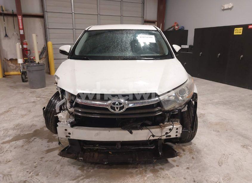 Photo 13 of 2016 Toyota Highlander LE PLUS V6 (VIN 5TDZKRFH8GS158614)