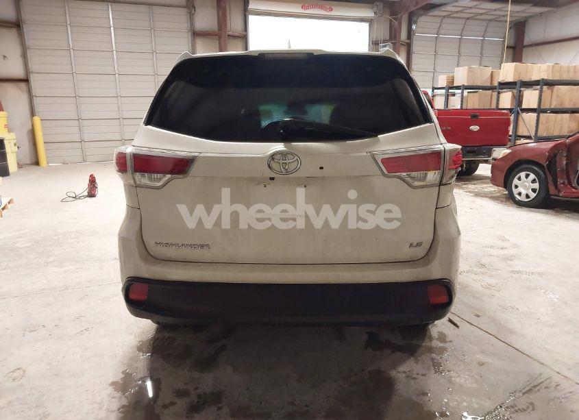 Photo 17 of 2016 Toyota Highlander LE PLUS V6 (VIN 5TDZKRFH8GS158614)
