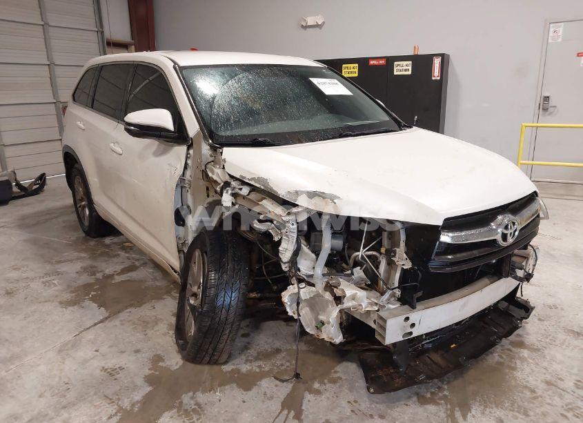 Photo 6 of 2016 Toyota Highlander LE PLUS V6 (VIN 5TDZKRFH8GS158614)