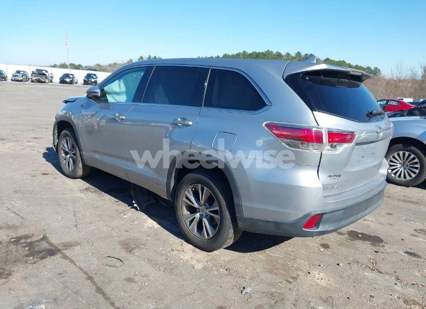 Photo 3 of 2014 Toyota Highlander LE PLUS V6 (VIN 5TDZKRFH9ES029472)
