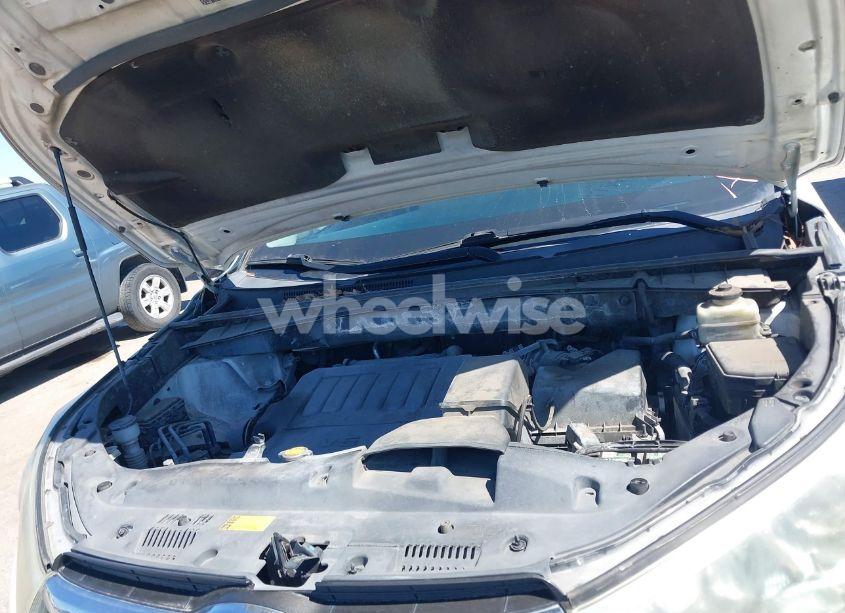 Photo 10 of 2015 Toyota Highlander LE V6 (VIN 5TDZKRFH9FS099524)