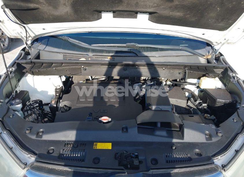 Photo 10 of 2015 Toyota Highlander LE PLUS V6 (VIN 5TDZKRFH9FS117066)