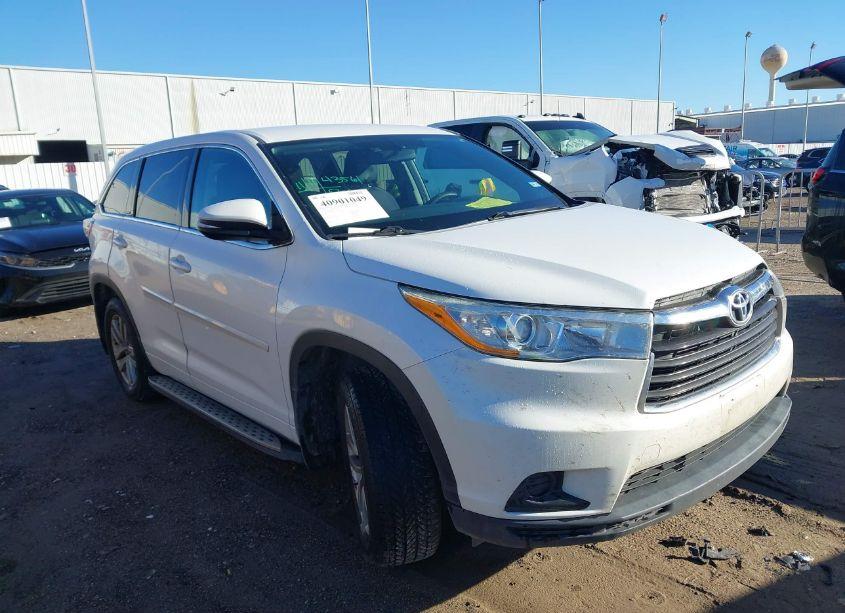 2016 Toyota Highlander LE V6 (VIN 5TDZKRFH9GS177379) main photo