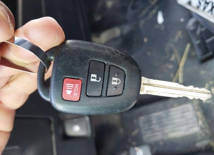 Photo 11 of 2016 Toyota Highlander LE V6 (VIN 5TDZKRFH9GS177379)