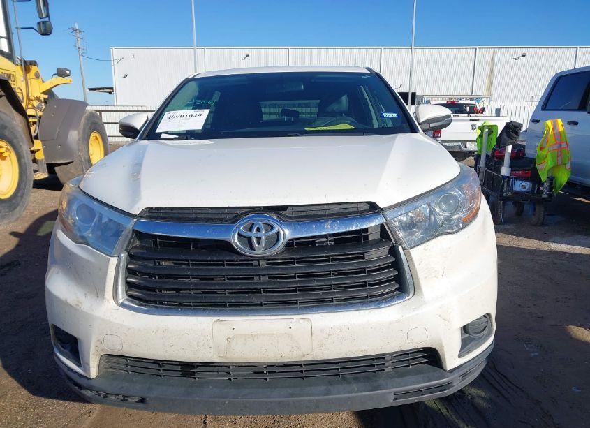 Photo 12 of 2016 Toyota Highlander LE V6 (VIN 5TDZKRFH9GS177379)