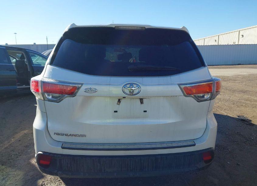 Photo 16 of 2016 Toyota Highlander LE V6 (VIN 5TDZKRFH9GS177379)