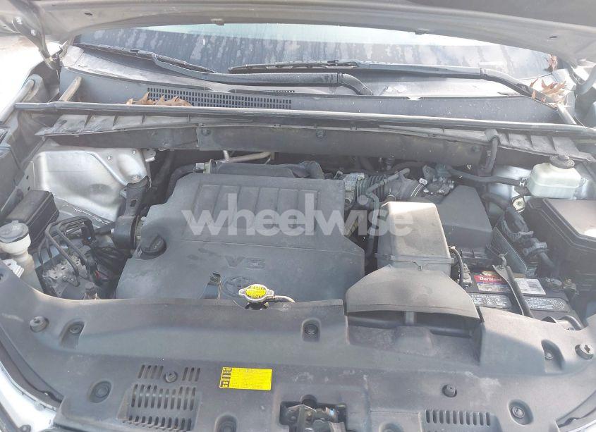 Photo 10 of 2015 Toyota Highlander LE V6 (VIN 5TDZKRFHXFS055290)