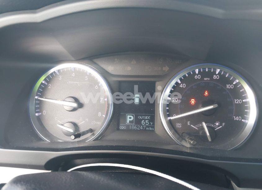 Photo 7 of 2015 Toyota Highlander LE V6 (VIN 5TDZKRFHXFS055290)