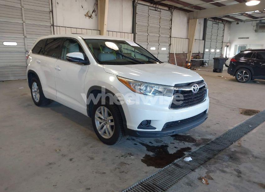 2016 Toyota Highlander LE V6 (VIN 5TDZKRFHXGS144567) main photo
