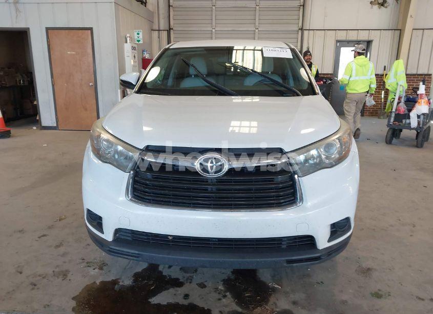 Photo 13 of 2016 Toyota Highlander LE V6 (VIN 5TDZKRFHXGS144567)
