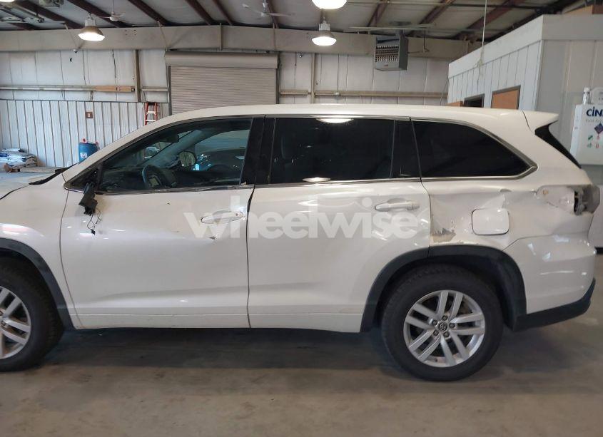 Photo 15 of 2016 Toyota Highlander LE V6 (VIN 5TDZKRFHXGS144567)