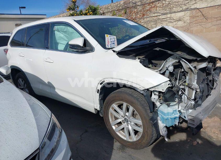 Photo 14 of 2016 Toyota Highlander LE V6 (VIN 5TDZKRFHXGS159909)