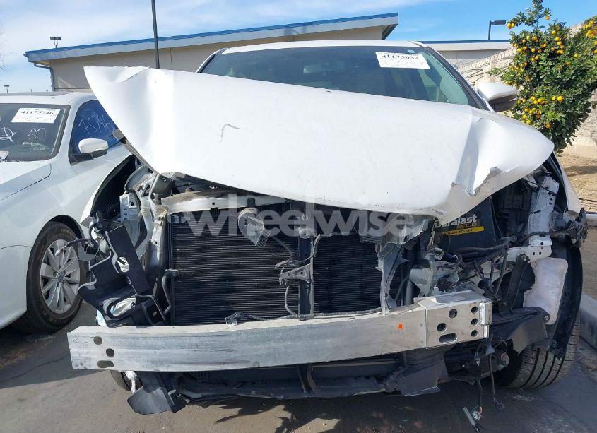 Photo 6 of 2016 Toyota Highlander LE V6 (VIN 5TDZKRFHXGS159909)