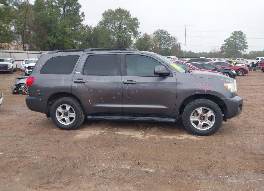 Photo 13 of 2011 Toyota Sequoia SR5 4.6L V8 (VIN 5TDZM5G10BS003066)