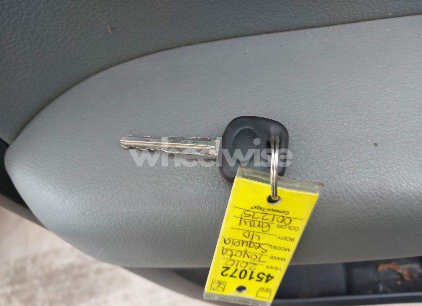 Photo 11 of 2010 Toyota Sequoia SR5 4.6L V8 (VIN 5TDZM5G11AS001275)