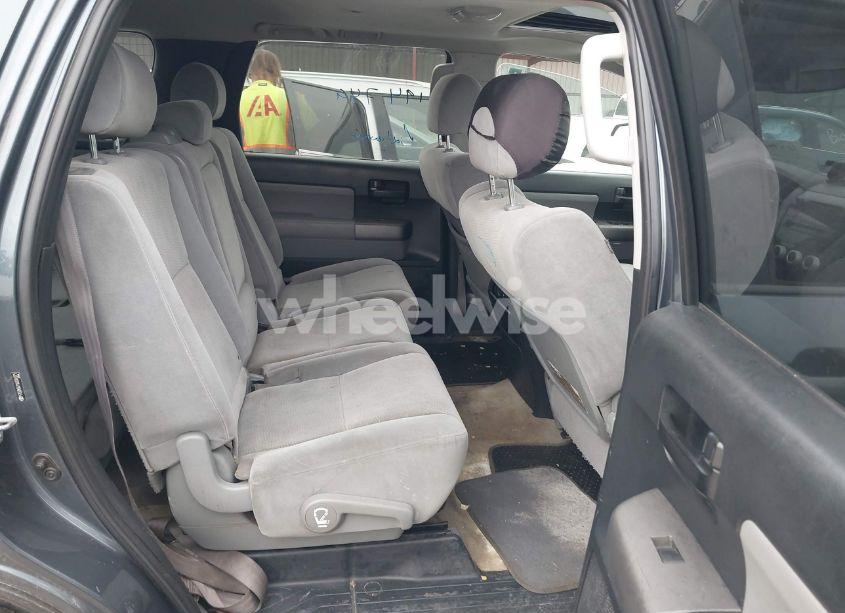 Photo 8 of 2010 Toyota Sequoia SR5 4.6L V8 (VIN 5TDZM5G11AS001275)