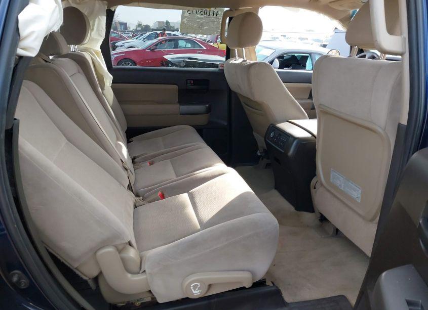 Photo 8 of 2010 Toyota Sequoia SR5 4.6L V8 (VIN 5TDZM5G18AS001967)