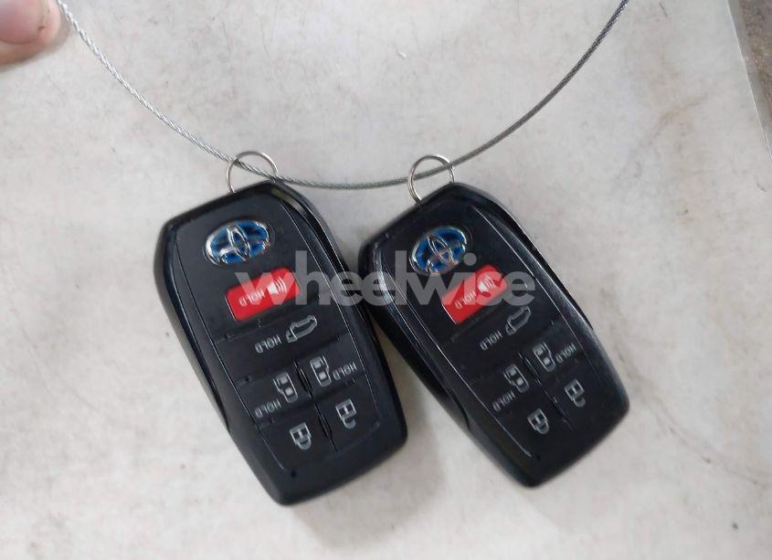 Photo 11 of 2021 Toyota Sienna LIMITED (VIN 5TDZRKEC0MS026922)