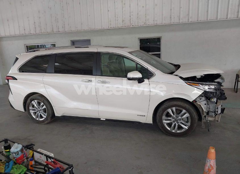 Photo 14 of 2021 Toyota Sienna LIMITED (VIN 5TDZRKEC0MS026922)