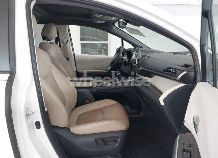 Photo 5 of 2021 Toyota Sienna LIMITED (VIN 5TDZRKEC0MS026922)