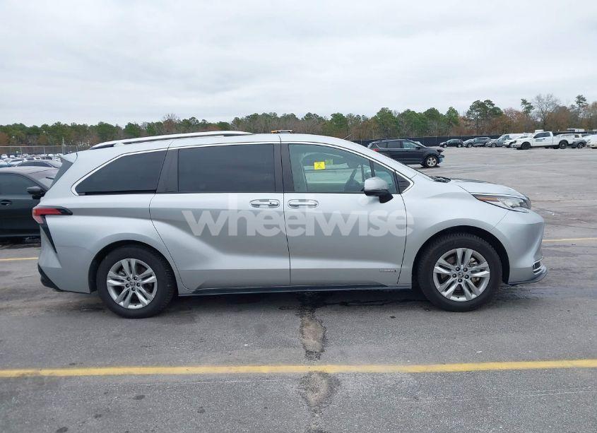 Photo 13 of 2021 Toyota Sienna LIMITED (VIN 5TDZRKEC0MS068099)