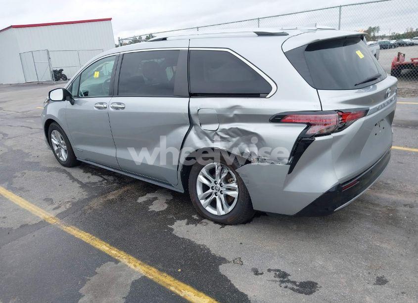 Photo 3 of 2021 Toyota Sienna LIMITED (VIN 5TDZRKEC0MS068099)